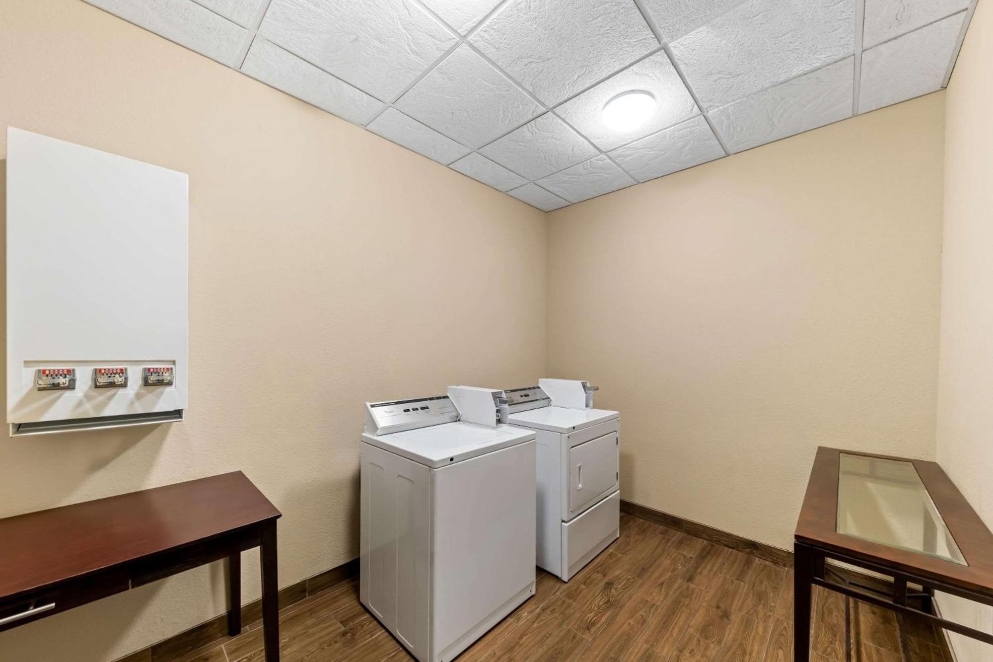 Comfort Inn & Suites Near Lake Lewisville Corinth Dış mekan fotoğraf