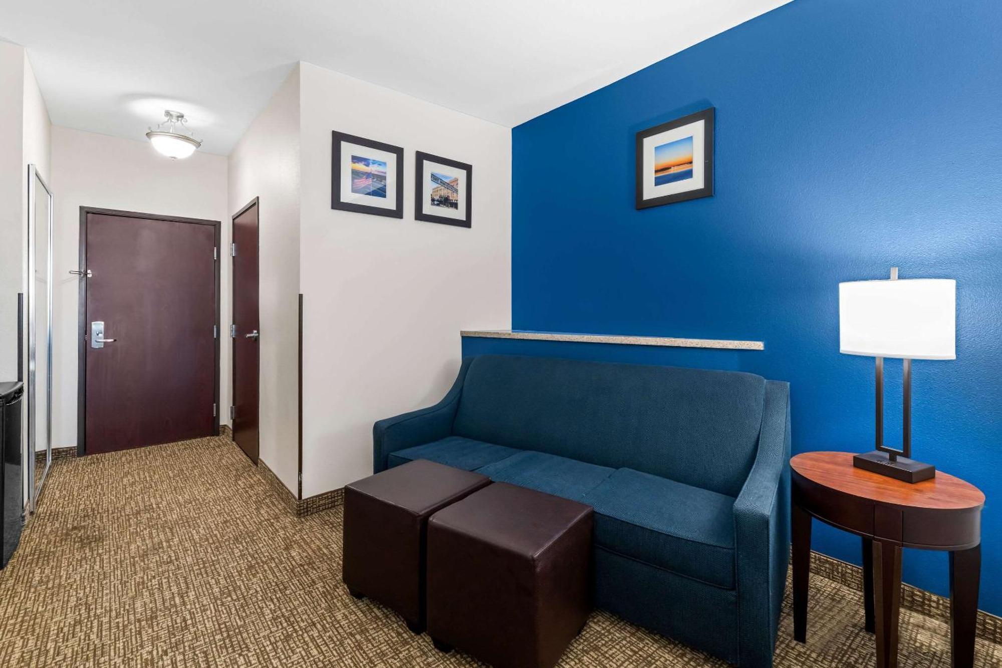 Comfort Inn & Suites Near Lake Lewisville Corinth Dış mekan fotoğraf